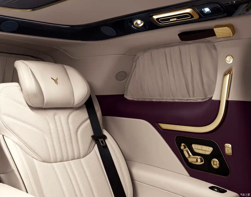 В Китае Voyah представил люксовый четырёхместный MPV Dream Shanhe по цене около 100 тысяч долларов США.