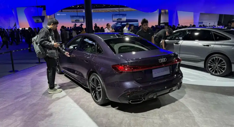 В Китае Audi A5L Qiankun Edition стал первым бензиновым авто в мире с интеллектуальной системой вождения Huawei.