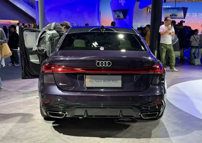 В Китае Audi A5L Qiankun Edition стал первым бензиновым авто в мире с интеллектуальной системой вождения Huawei.