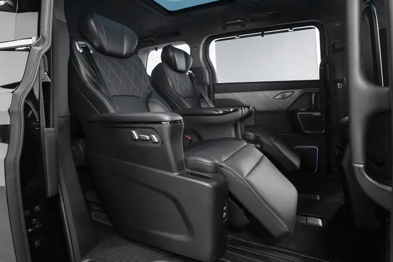 В Китае Wey G9 Hi4 RHD MPV от GWM представлен в Таиланде по цене 73 000 долларов США.