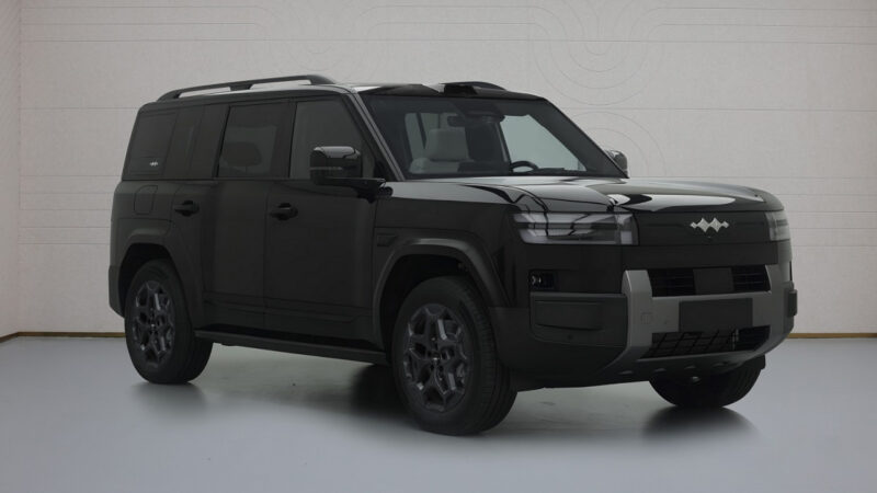 В Китае Fang Cheng Bao Ti7 от BYD с электроскейтом поступил в продажу по цене 560 долларов.