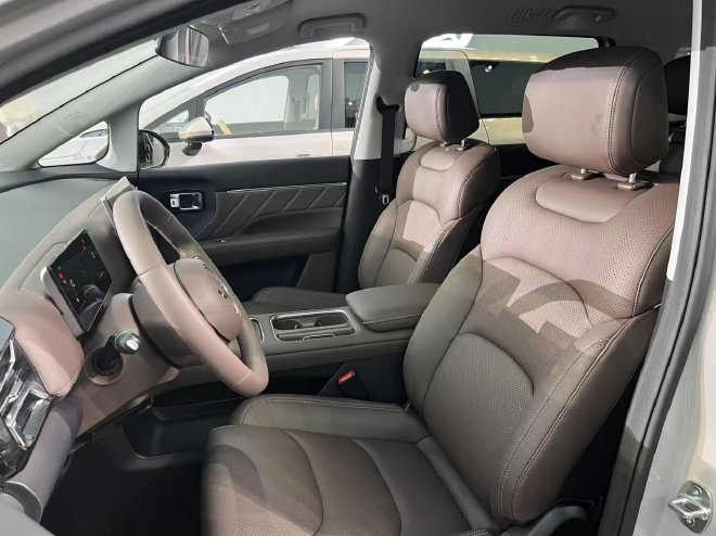 В Китае SGMW Xingguang 730 — самый доступный MPV с различными силовыми установками.