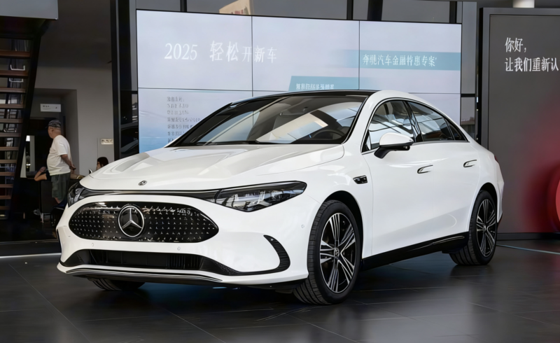 В Китае Mercedes-Benz представил CLA EV со увеличенной на 40 мм колесной базой, стартовая цена 34 900 долларов.