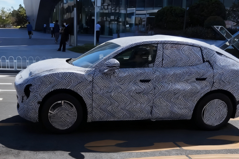 В Китае Xpeng Mona M03, прошедший 180 000 единиц продаж, показан впервые в шпионских снимках.