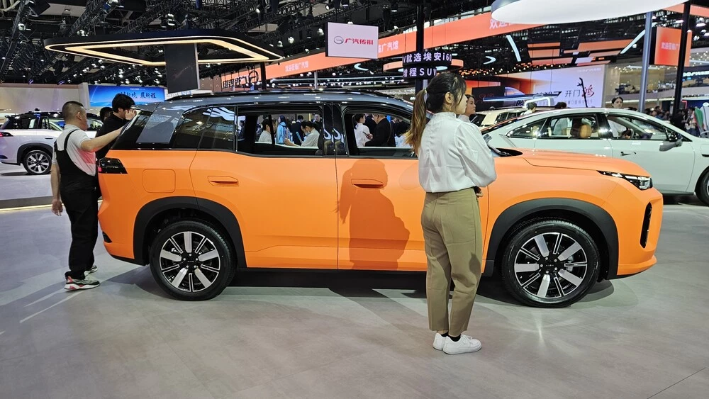 Aion i60 сбоку гуанчжоу 2025 автосалон