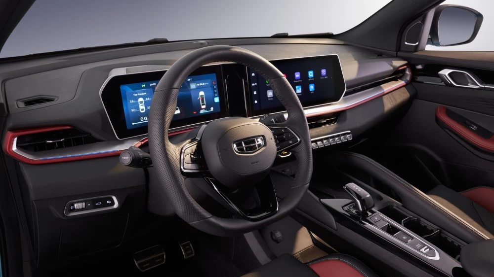 новый geely coolray в россии салон интерьер