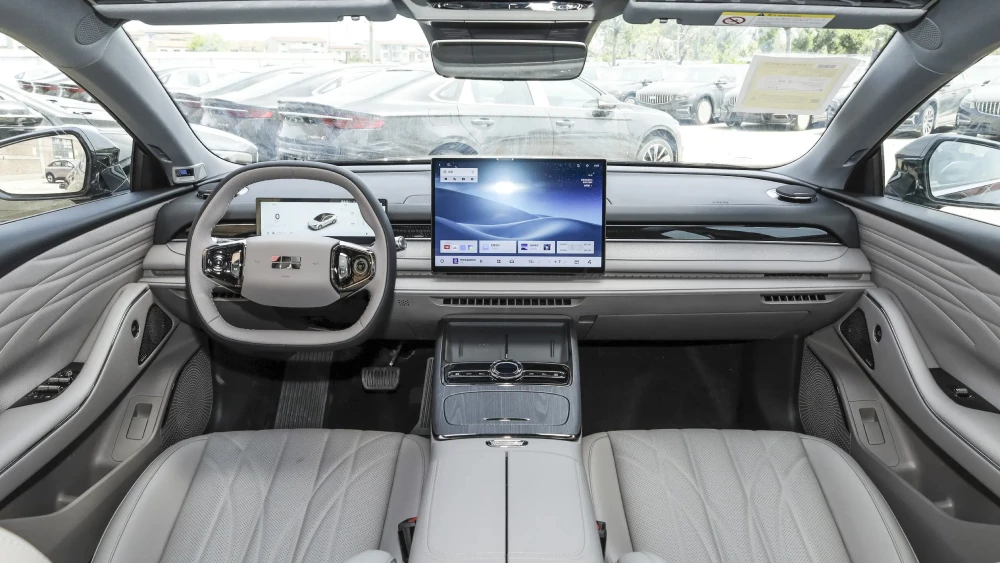 geely galaxy a8 starshine 8 гибридный седан салон белый