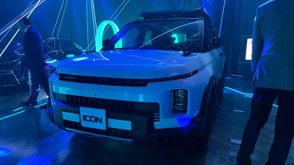 geely galaxy icon cowboy сбоку спереди кроссовер белый казахстан 