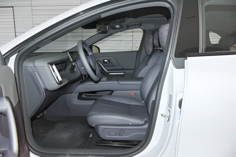 В Китае стартовали продажи электрохэтчбека Leapmotor B05 по цене от 13 100 долларов, намекая на будущий экспорт GLOBAL.