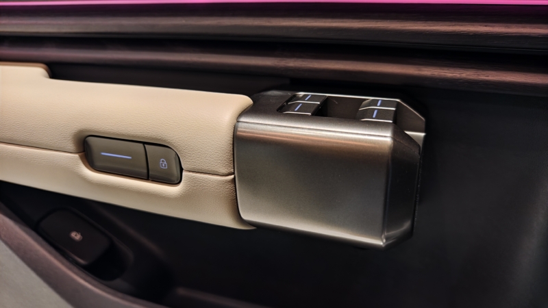 Сравнительный тест Audi E5 Sportback Quattro против Zeekr 007 GT.