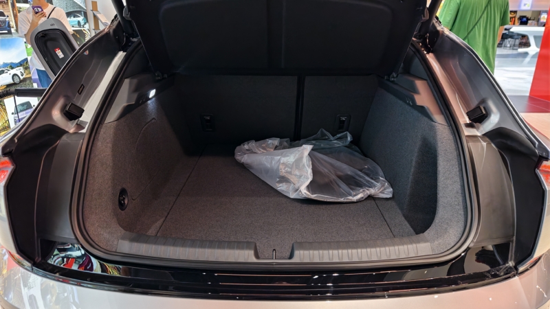 Сравнительный тест Audi E5 Sportback Quattro против Zeekr 007 GT.