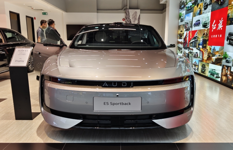 Сравнительный тест Audi E5 Sportback Quattro против Zeekr 007 GT.