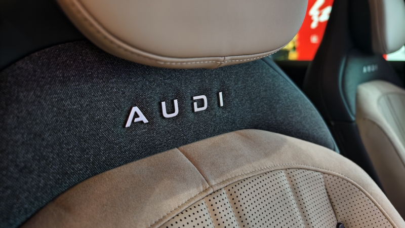 Сравнительный тест Audi E5 Sportback Quattro против Zeekr 007 GT.