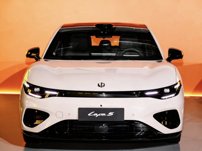 В Китае начались предпродажи хэтчбека Leapmotor B05 с запасом хода 605 км и LiDAR по цене от 14 850 USD.