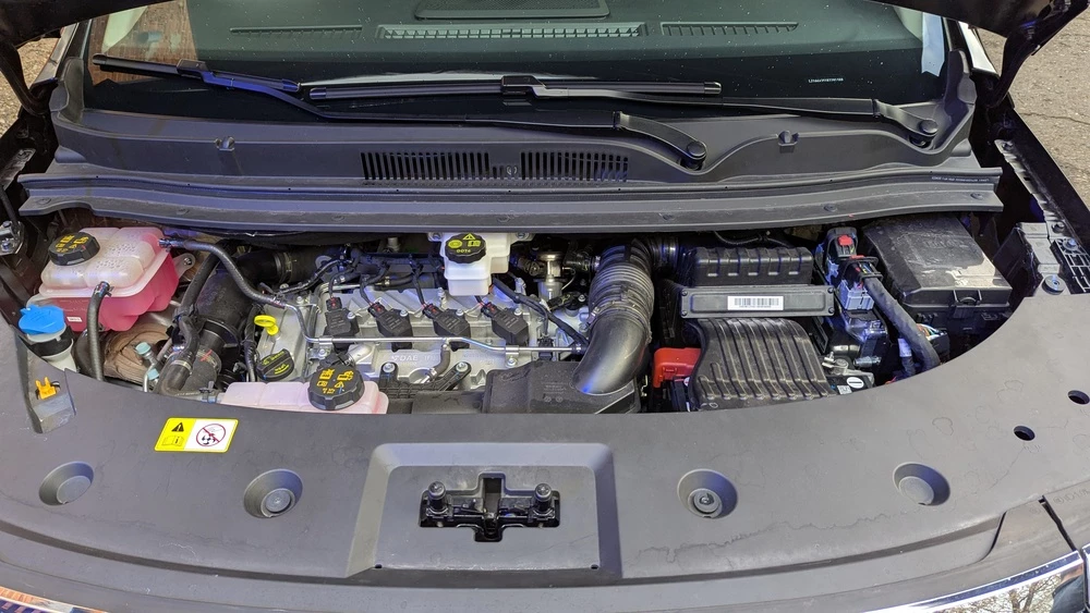 Минивэн JAC RF8 двигатель мотор в россии