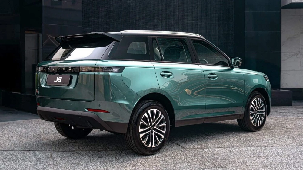 jaecoo j5 кроссовер сбоку сзади с правым рулём