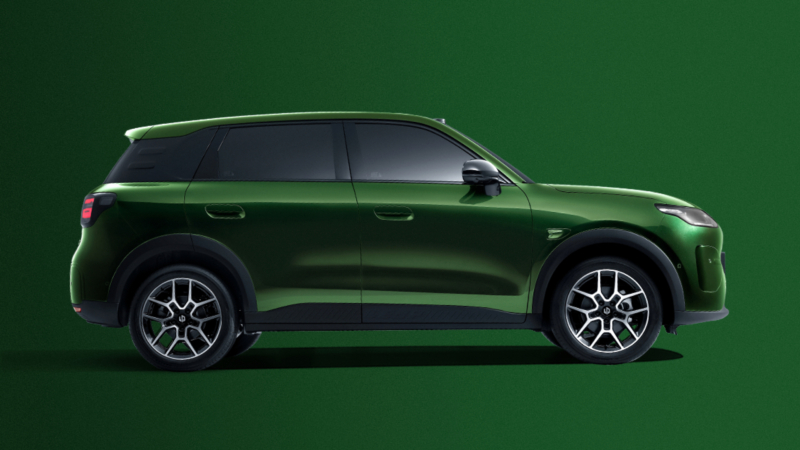 В Китае раскрыта новинка Leapmotor A10, городской электрокар — главный конкурент BYD Atto 2.