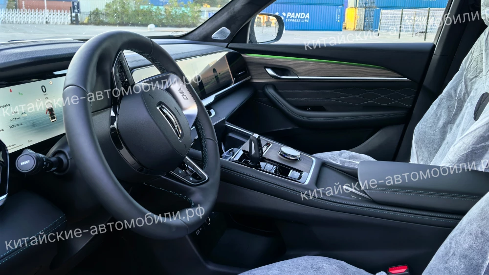 Новые кроссоверы Geely Monjaro отправились в Россию                     салон порт сиань китай