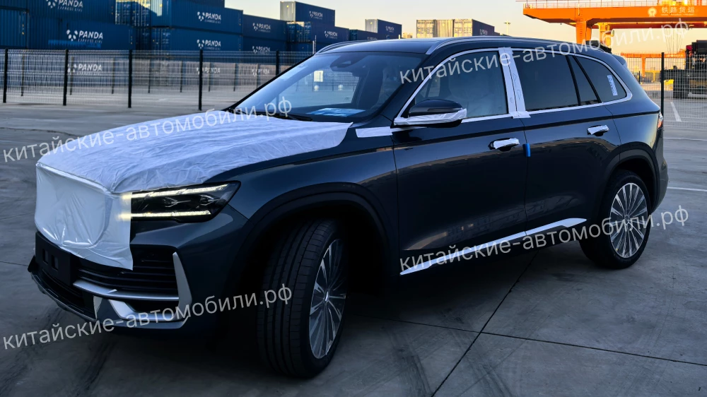 Новые кроссоверы Geely Monjaro отправились в Россию сбоку спереди черный кроссовер порт сиань китай