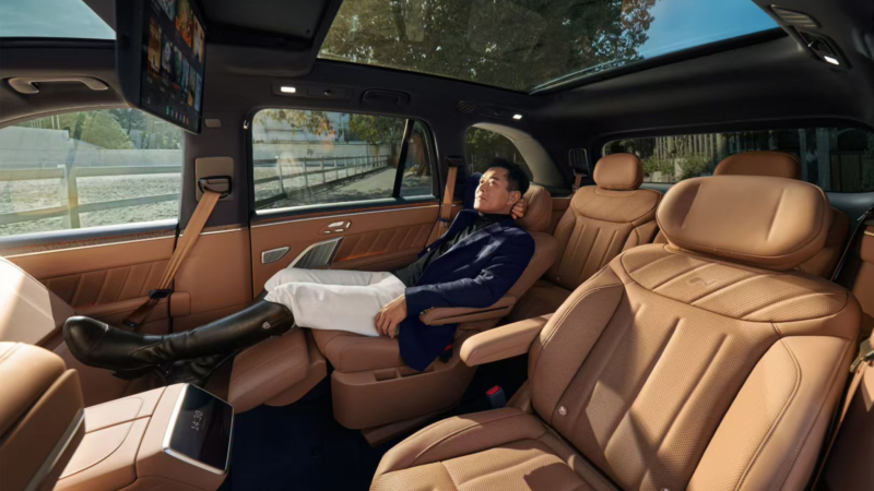 В Китае предстал 31060-долларовый Onvo L90 Black Knight от Nio.