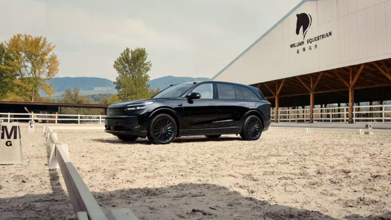 В Китае предстал 31060-долларовый Onvo L90 Black Knight от Nio.