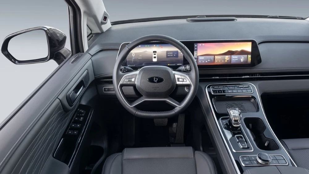 минивэн Sollers SP7 салон интерьер 