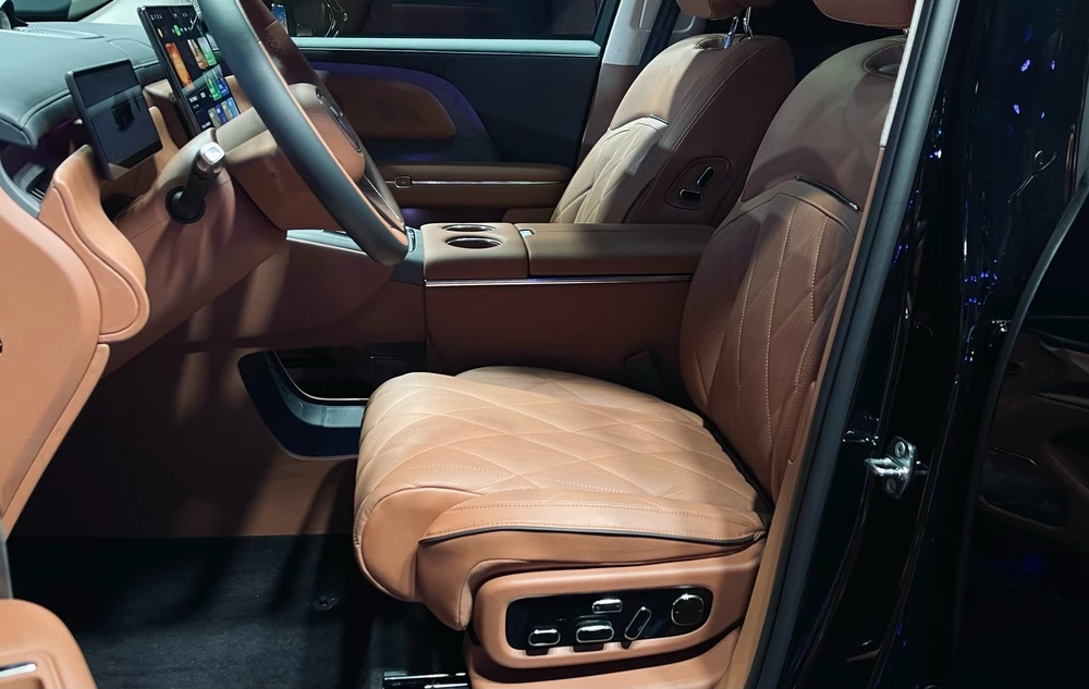 Voyah Taishan в России премьера салон интерьер первый ряд сиденья