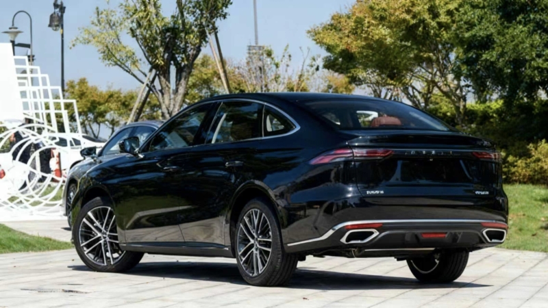 В Китае Geely Emgrand 2026 года получит новый двигатель 1.5T и стартует в предпродаже от 9900 долларов.