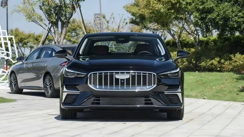 В Китае Geely Emgrand 2026 года получит новый двигатель 1.5T и стартует в предпродаже от 9900 долларов.