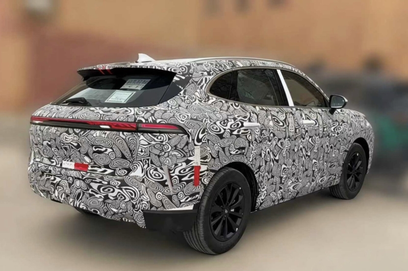 Tiggo 5L: В Китае представлен новый компактный гибридный кроссовер Chery, выход запланирован на 2026 год