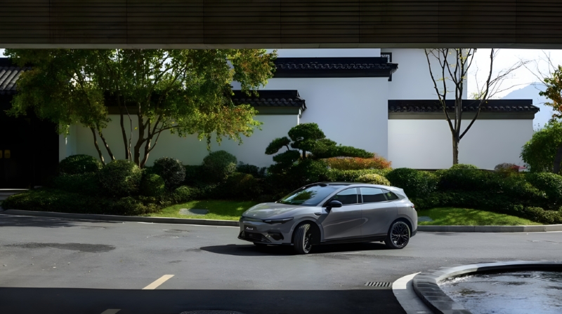 В Китае стартовали продажи электрохэтчбека Leapmotor B05 по цене от 13 100 долларов, намекая на будущий экспорт GLOBAL.