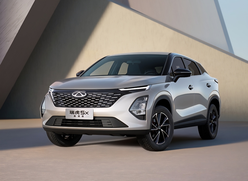 В Китае Chery пополнила линейку бензиновых кроссоверов новой компактной моделью Tiggo 5 Pro.