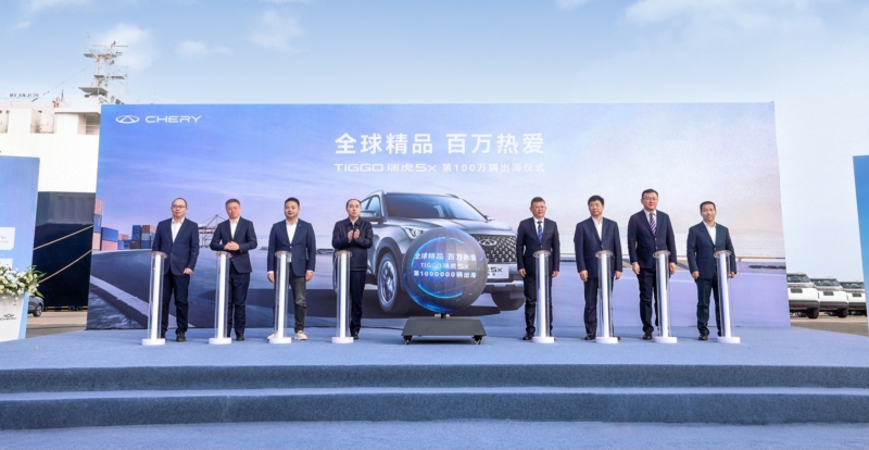 В Китае Chery пополнила линейку бензиновых кроссоверов новой компактной моделью Tiggo 5 Pro.