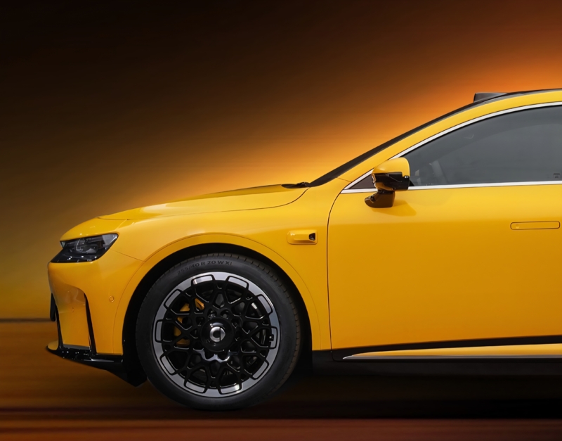 В Китае представлен Smart #6 PHEV с запасом хода 1810 км и мощностью 429 л.с.