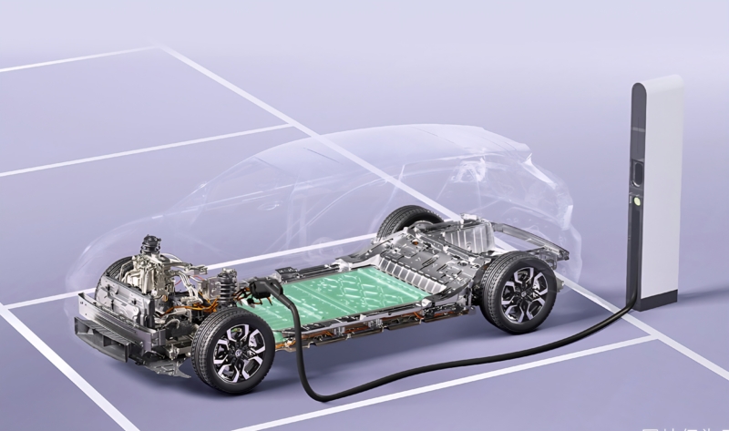 В Китае начались поставки хэтчбека MG4 Anxin Edition, первого серийного автомобиля с жидко-твердотельной батареей.