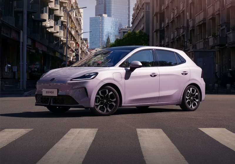 В Китае начались поставки хэтчбека MG4 Anxin Edition, первого серийного автомобиля с жидко-твердотельной батареей.