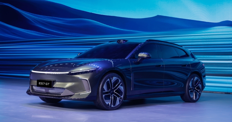 В Китае Chery показала Exeed ES7 GT, ES8, ET8 и ET9, тестируя твердотельные батареи в 2026 году.