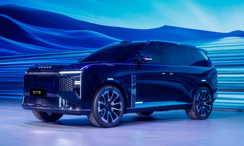 В Китае Chery показала Exeed ES7 GT, ES8, ET8 и ET9, тестируя твердотельные батареи в 2026 году.