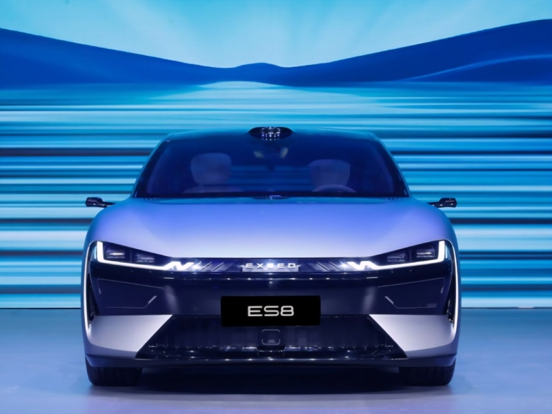 В Китае Chery показала Exeed ES7 GT, ES8, ET8 и ET9, тестируя твердотельные батареи в 2026 году.