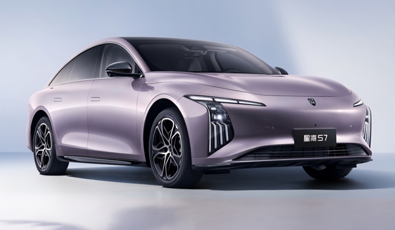 В Китае автопром страдает от слепого следования трендам, по словам вице-президента Geely.