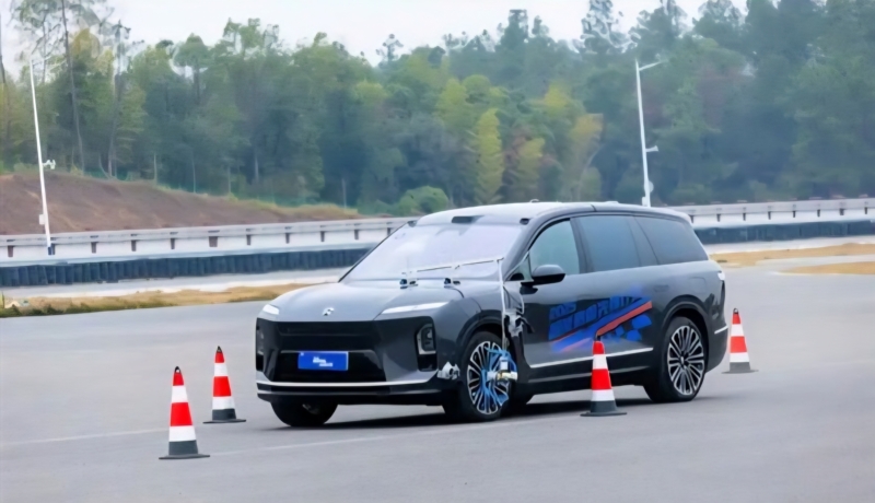 В Китае Yangwang U7, Nio ES8 и Luxeed R7 признаны эталонными шасси национальным научно-исследовательским предприятием.