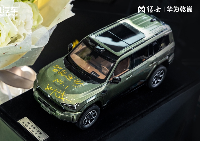 В Китае с конвейера сошел 10000-й Dongfeng M-Hero M817 PHEV, первый в мире внедорожник с Huawei ADS 4.0.