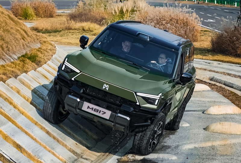 В Китае с конвейера сошел 10000-й Dongfeng M-Hero M817 PHEV, первый в мире внедорожник с Huawei ADS 4.0.