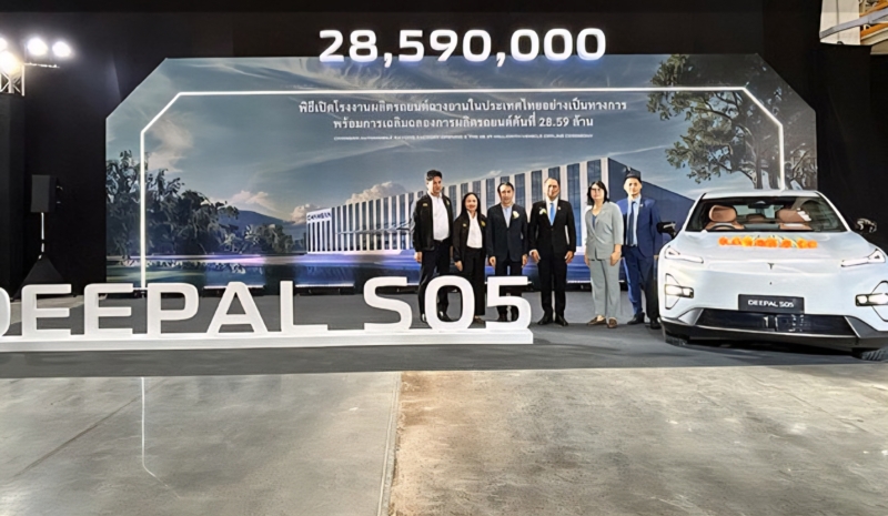 В Китае Deepal S05, электрокроссовер, произведенный на заводе Changan в Таиланде, поставляется в Европу.