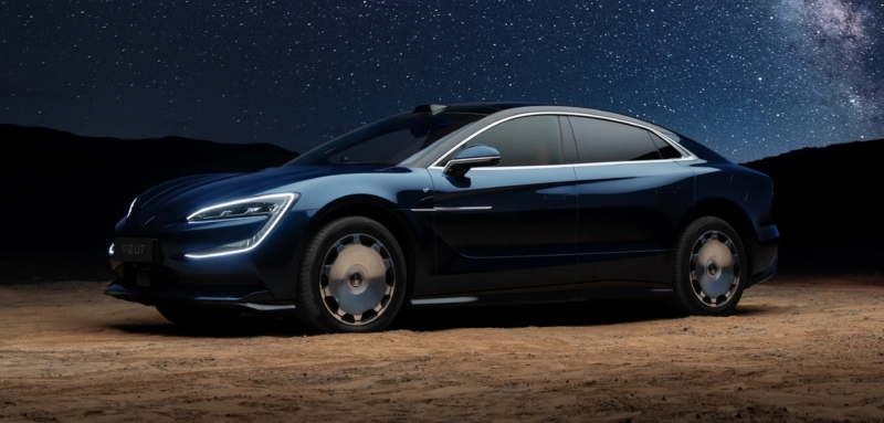В Китае представлен новый седан Yangwang U7 EV с батареей Blade на 150,01 кВтч и запасом хода 1006 км.