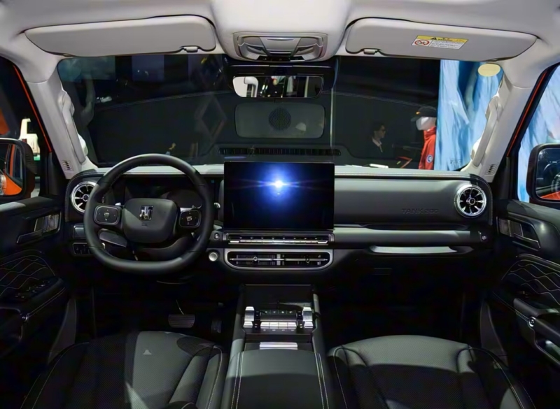 В Китае стартуют продажи GWM Tank 300 Polar Edition с дизелем 2.4T, выпущено 300 экземпляров.