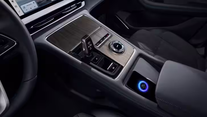 Интерьер Geely Monjaro Flagship SE Интерьер Geely Monjaro Flagship SE