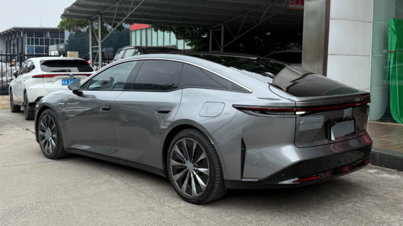 В Китае Toyota bZ7 поступит в продажу с мотором Huawei DriveONE до запуска в 2026 году.