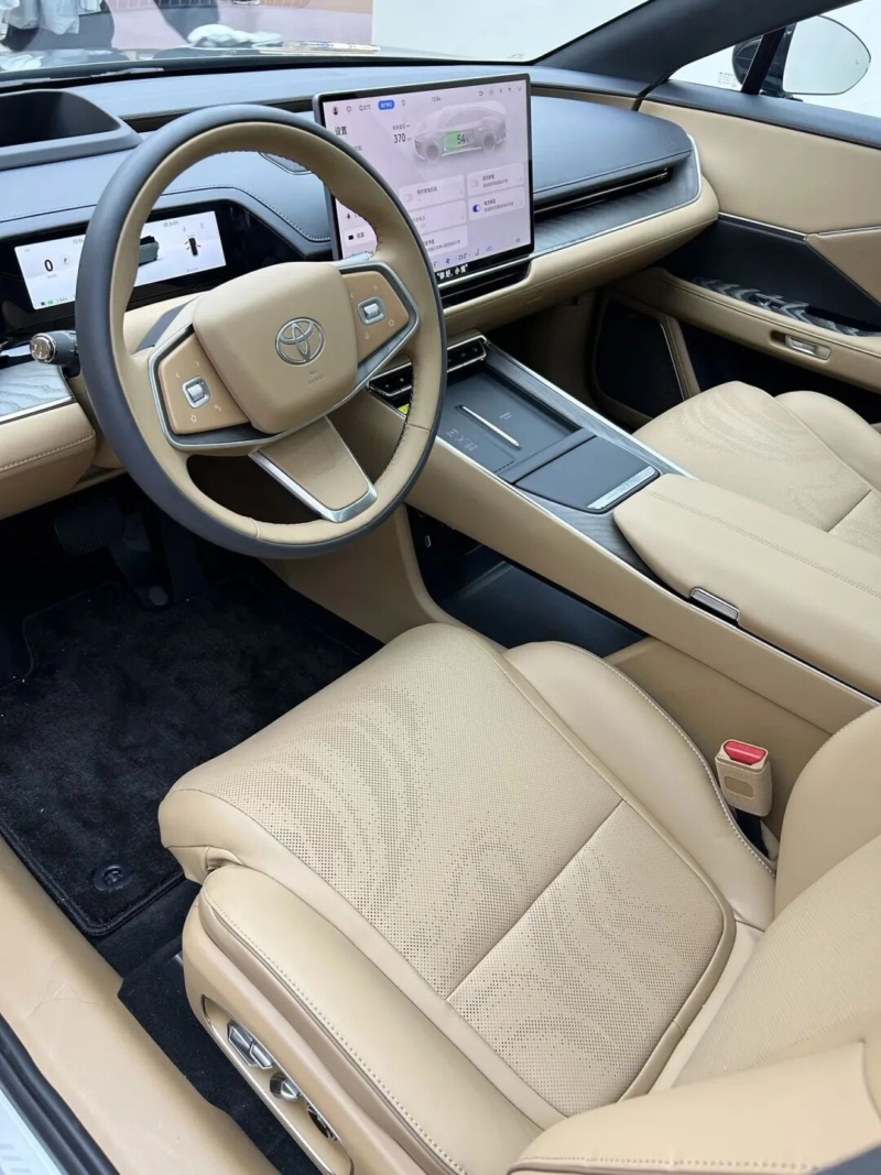 В Китае Toyota bZ7 поступит в продажу с мотором Huawei DriveONE до запуска в 2026 году.