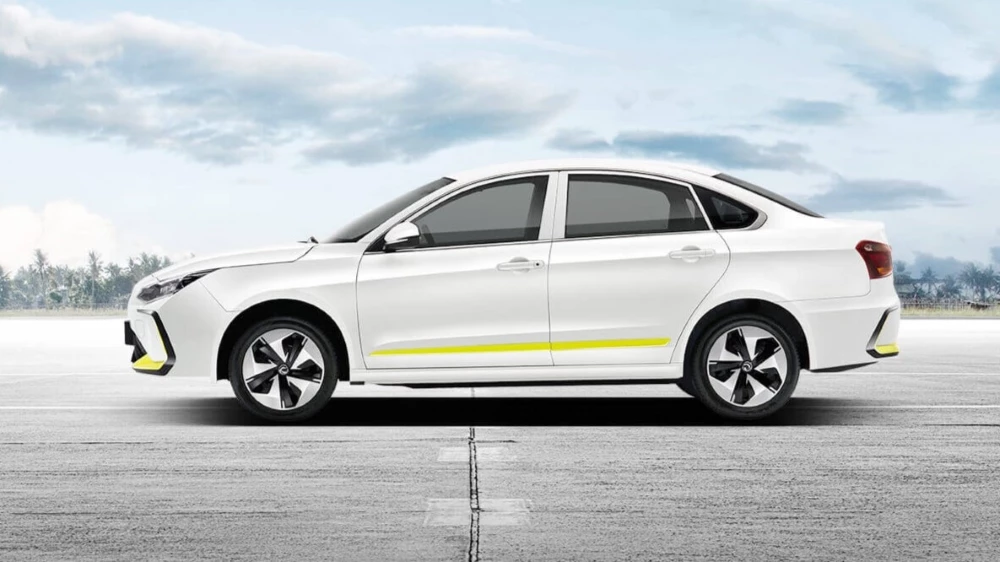 Dongfeng Aeolus (Fengshen) E70 Pro сбоку